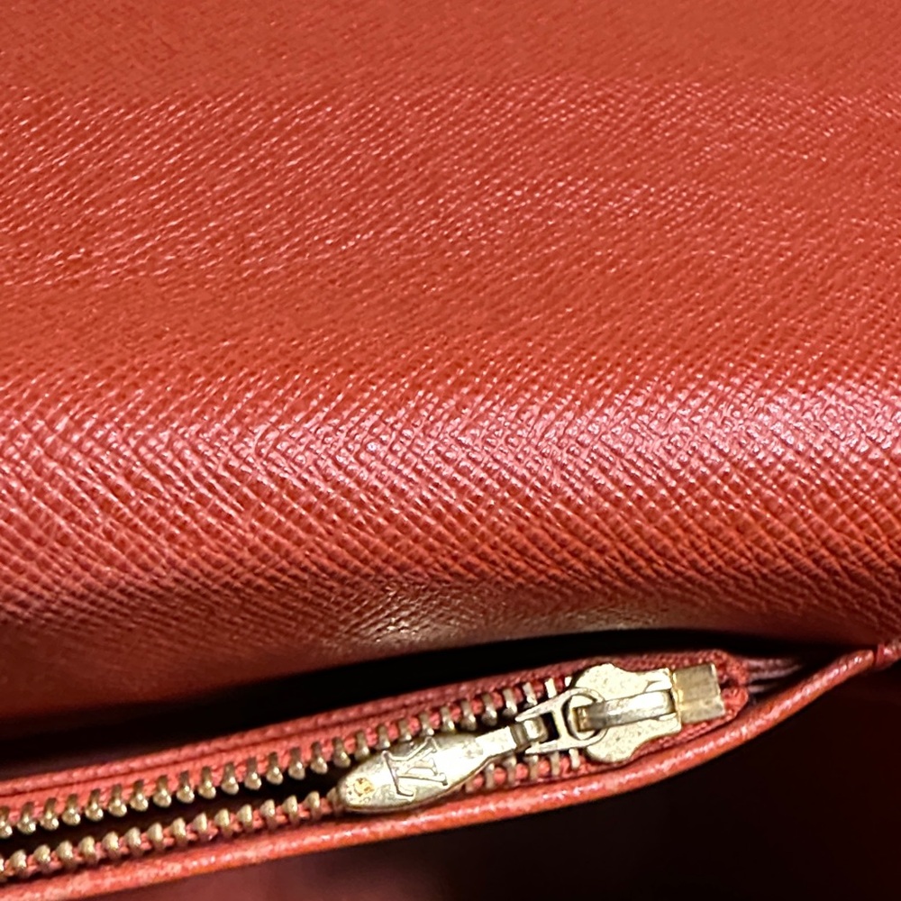 Louis Vuitton Brown Tribeca Leather handbag - Picture 11 of 13